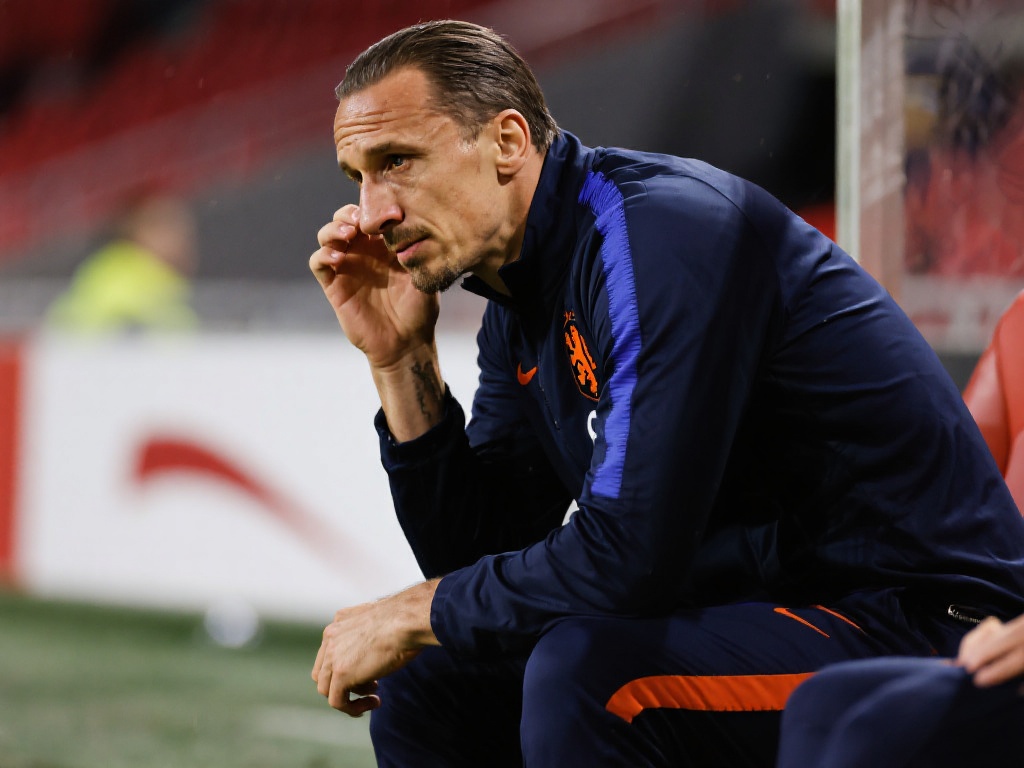  世预赛18强赛第7轮 中国队主场0比1惜败沙特阿拉伯队